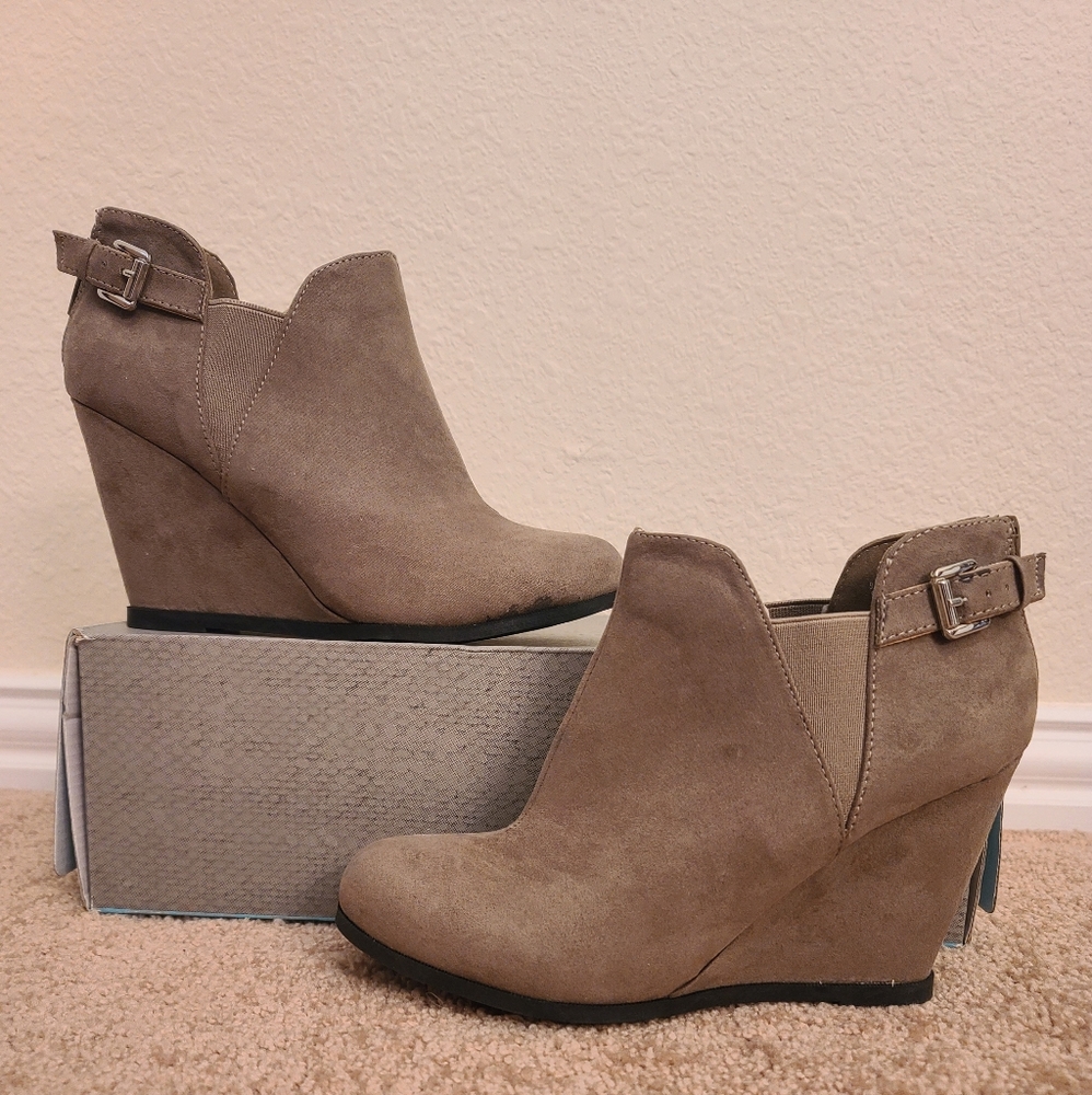 Taupe Buckle Wedge